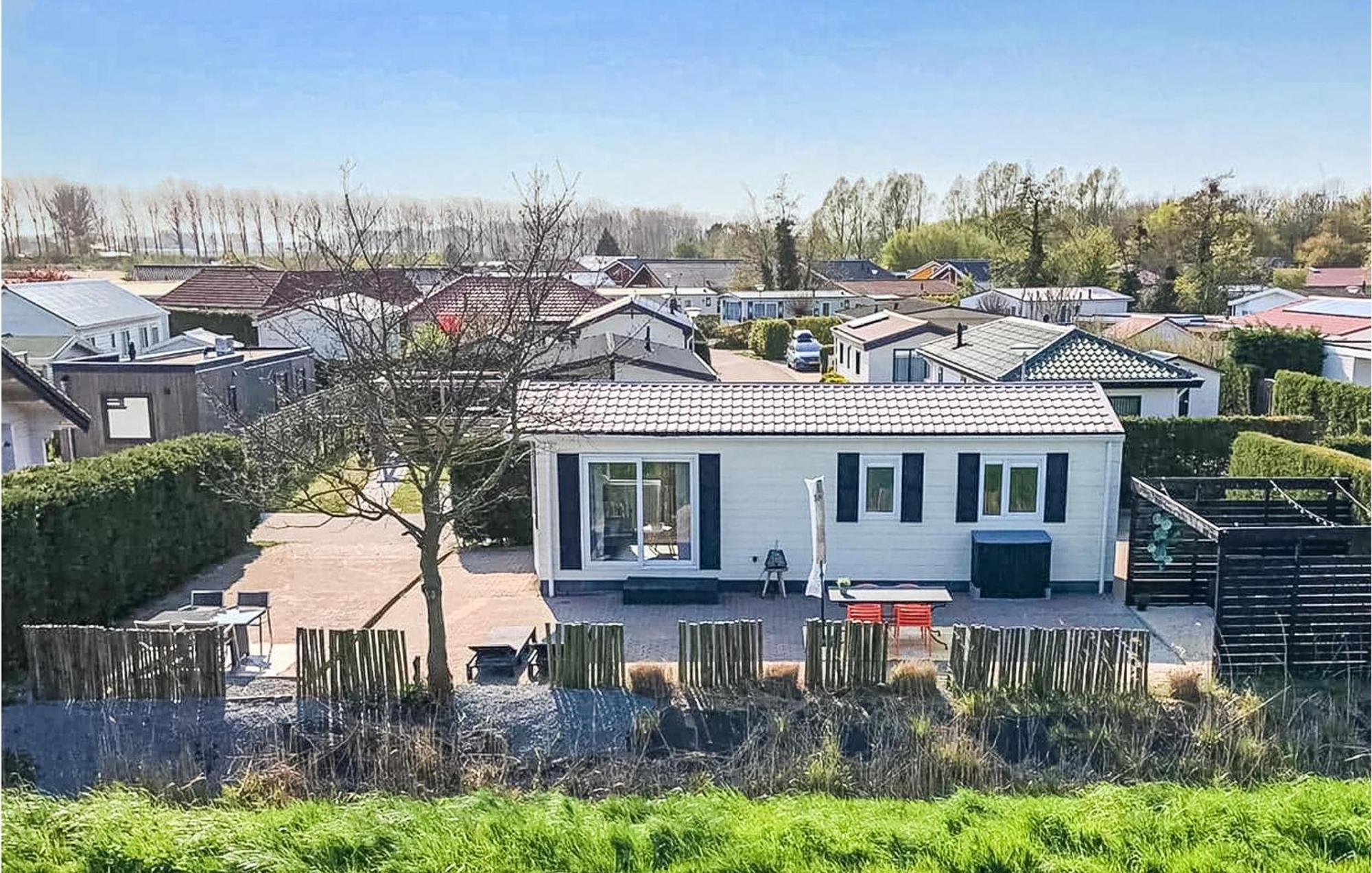 Beautiful Home In Sint-Annaland With Kitchen Екстериор снимка